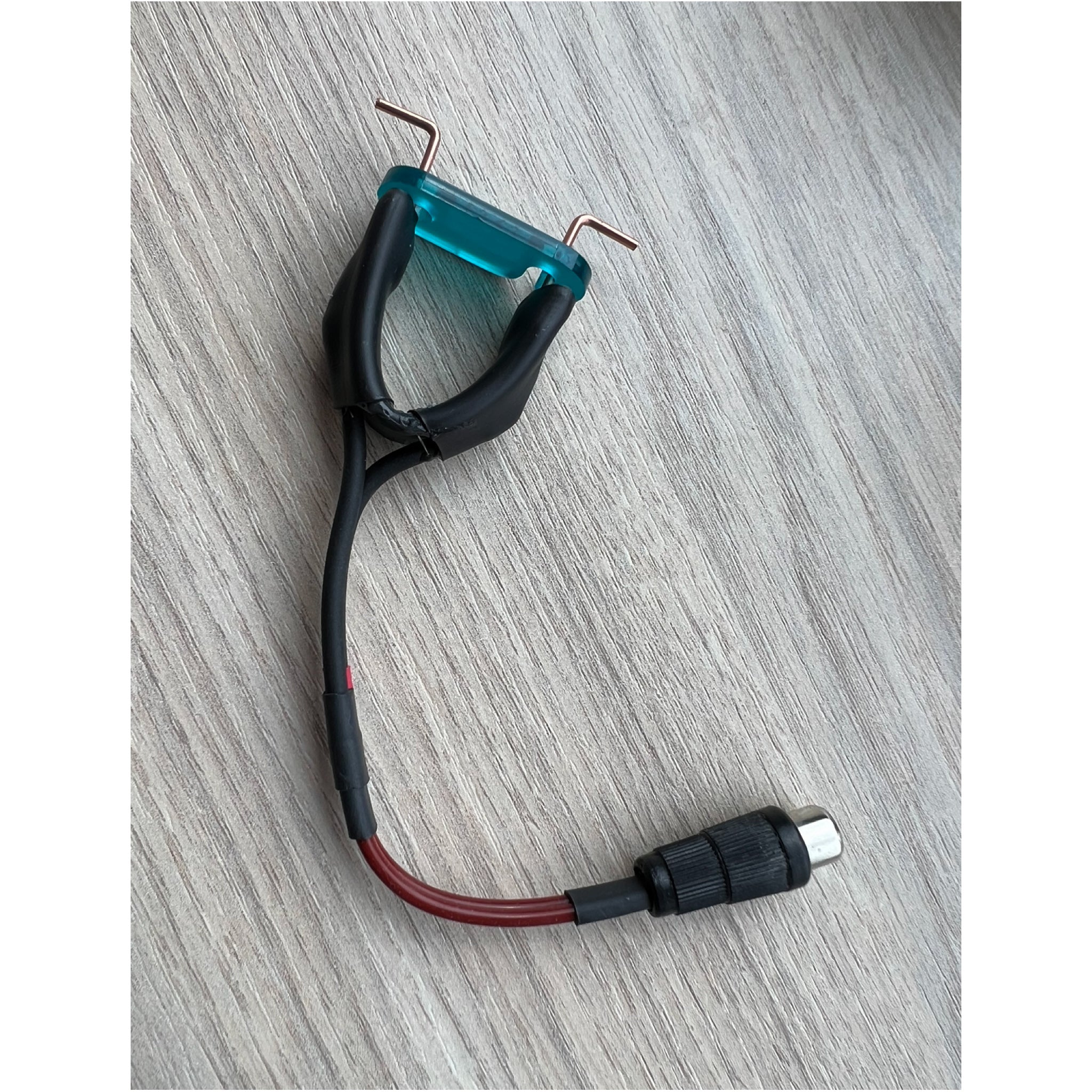 RCA To Clip Cord Adapter (Maroon)